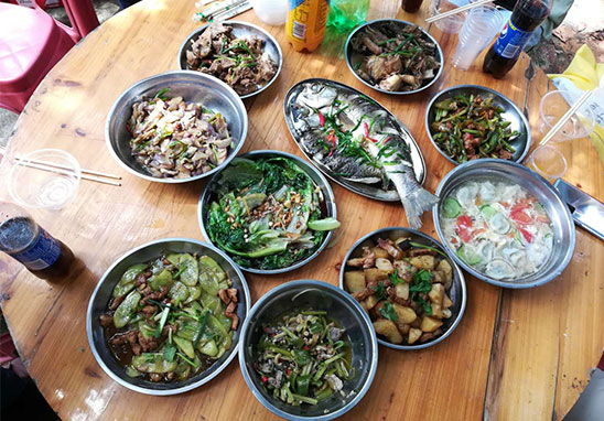 “挑战自我，，，，，凝聚实力，，，，，熔炼一流团队” 广东美高梅集团4688am检测户外拓展活动