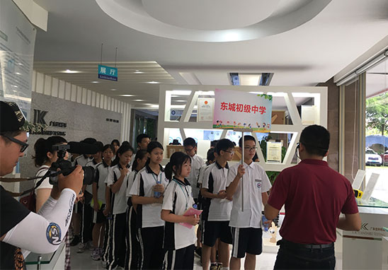 东城初级中学来美高梅集团4688am开展科普体验活动